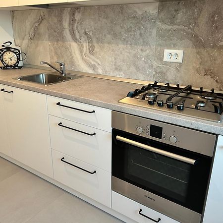 The Cozy Flat - Modern, New, 2 Rooms Apartment, Parking Bukarest Exterior foto